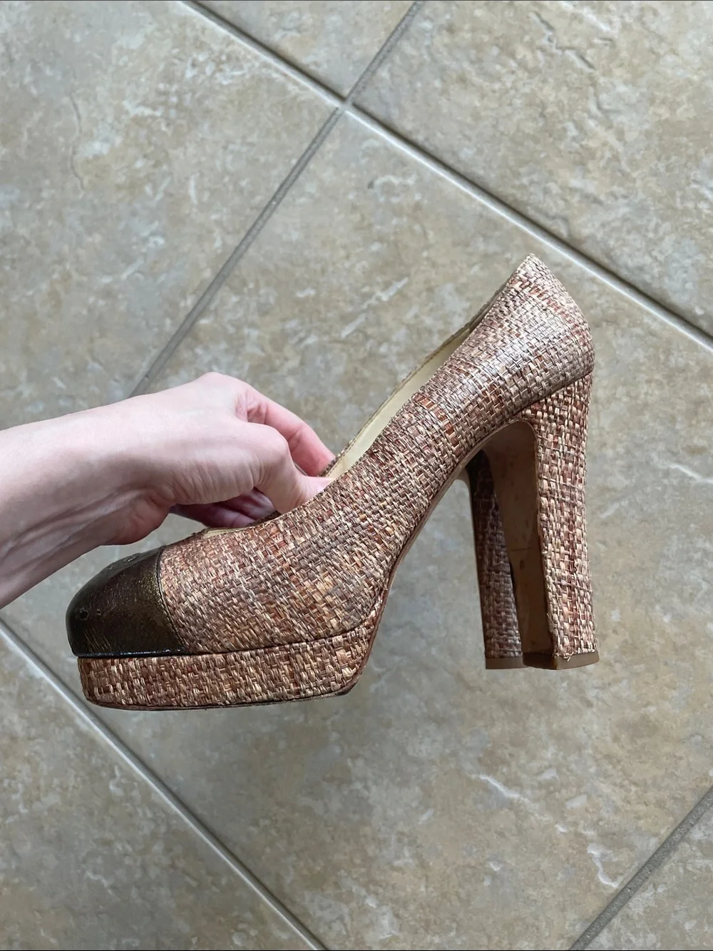 CHANEL Two-Tone Beige and Metallic Cap-Toe tweed heels 38 1/2 38.5